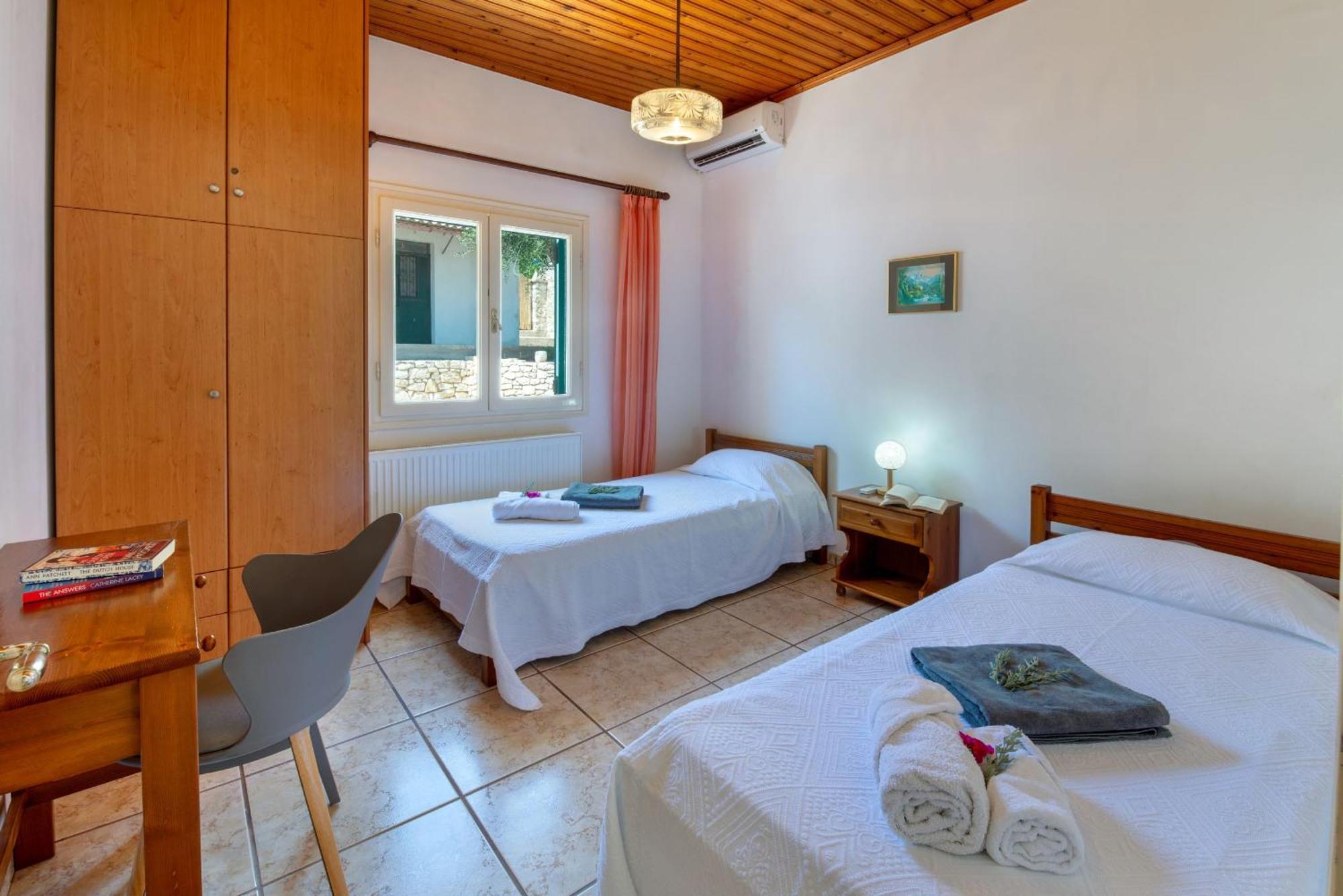 Villa Thea Antonis Гайос Экстерьер фото