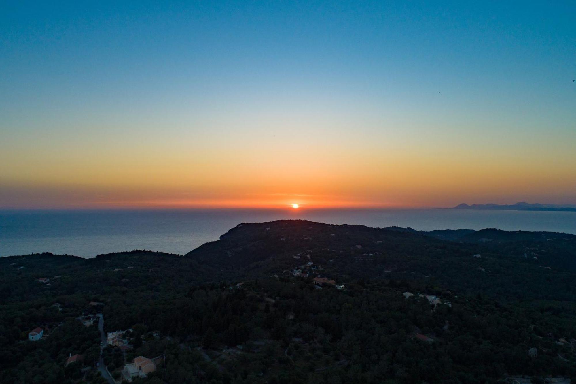 Villa Thea Antonis Гайос Экстерьер фото
